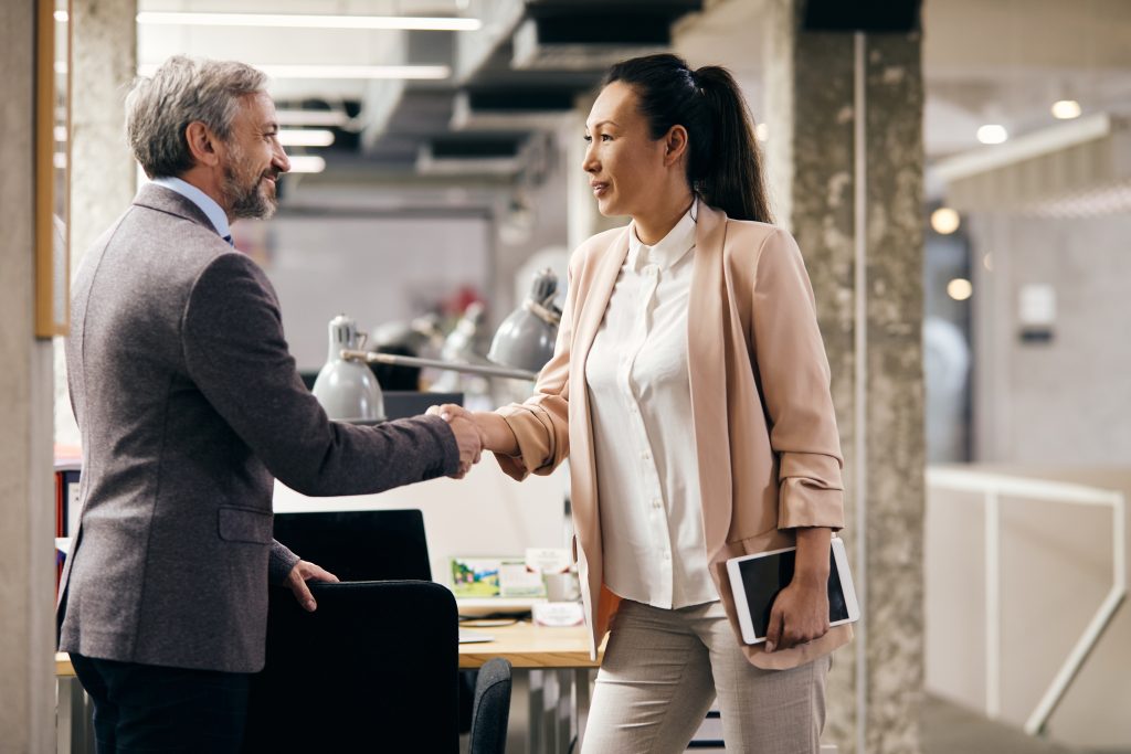 intercultural negotiation handshake